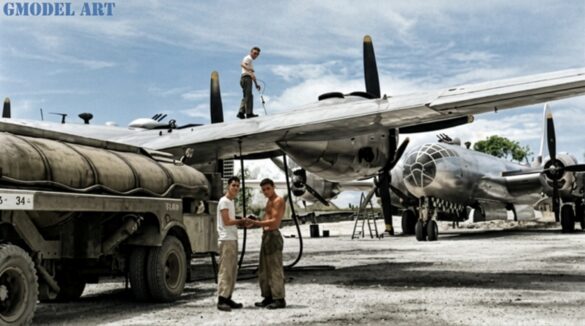 Firefly RESTORE AND CLEAN THIS ORIGINAL WORLD WAR II BLACK AND WHITE PHOTOGRAPH OF A BOEING B 277991