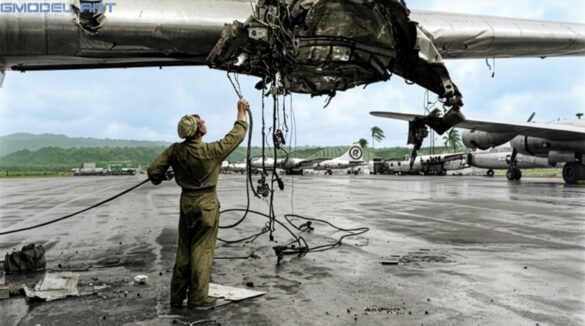 Firefly RESTORE AND CLEAN THIS ORIGINAL WORLD WAR II BLACK AND WHITE PHOTOGRAPH OF A BOEING B 356794
