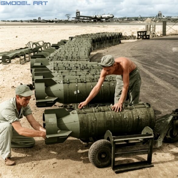Firefly RESTORE AND CLEAN THIS ORIGINAL WORLD WAR II BLACK AND WHITE PHOTOGRAPH OF A BOEING B 360374