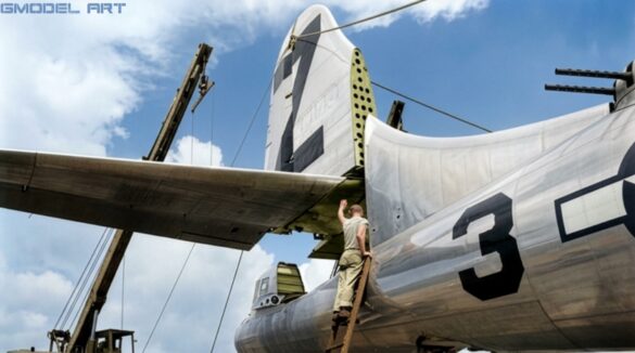Firefly RESTORE AND CLEAN THIS ORIGINAL WORLD WAR II BLACK AND WHITE PHOTOGRAPH OF A BOEING B 393032