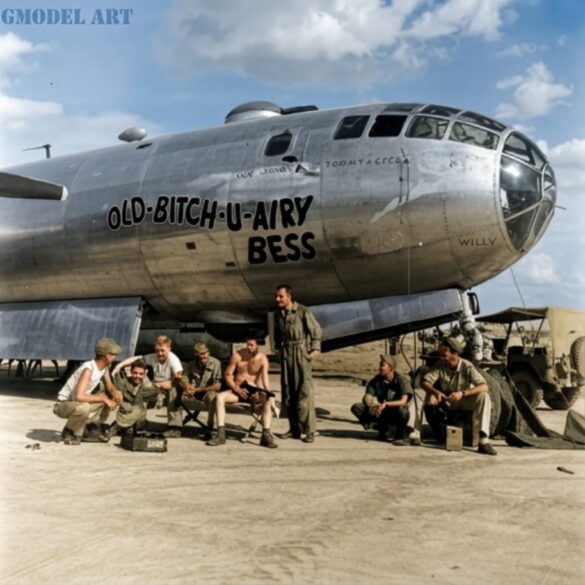 Firefly RESTORE AND CLEAN THIS ORIGINAL WORLD WAR II BLACK AND WHITE PHOTOGRAPH OF A BOEING B 857444