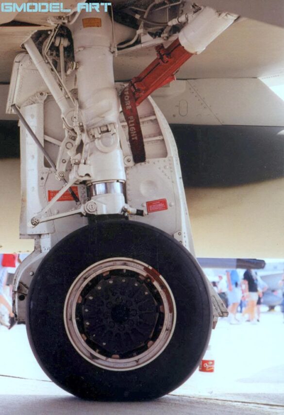 Landing gear wheels of the Hellenic Air Force F-4E Phantom II AUP