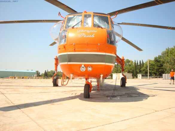 ICM 53060 Sikorsky S-64E Firefighting Helicopter plastic model kit in 1/35 scale.
